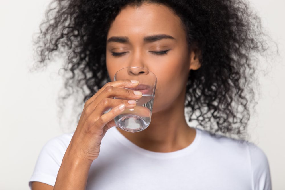 Drinking water after weed. Does smoking cause dehydration?